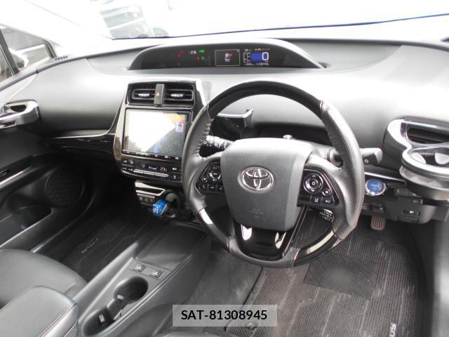 Toyota PRIUS 2019-04 8368159-5