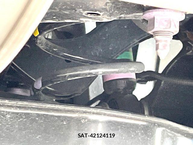 Toyota PRIUS 2025-02 8368131-19
