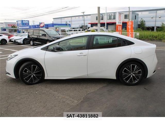 Toyota PRIUS 2023-09 8368140-11