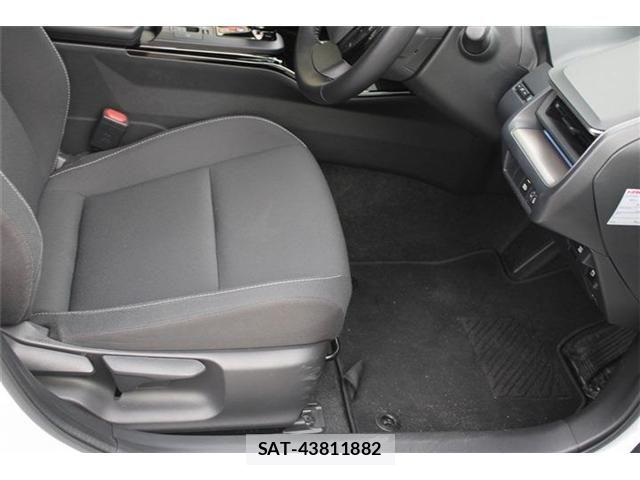 Toyota PRIUS 2023-09 8368140-24