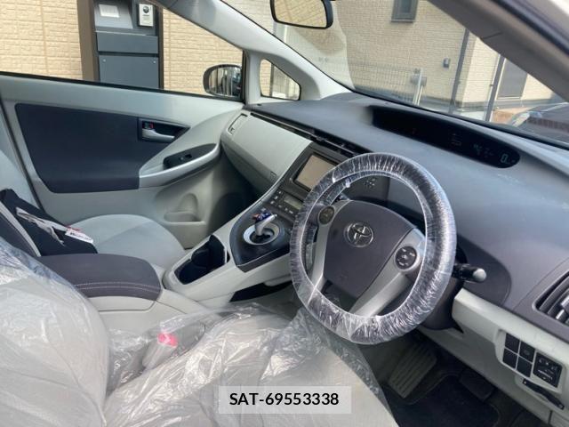 Toyota PRIUS 2011-09 8368204-12