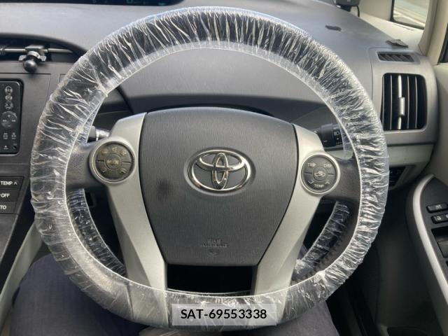 Toyota PRIUS 2011-09 8368204-13
