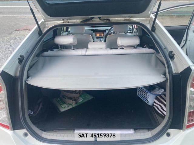 Toyota PRIUS 2013-04 8368216-14