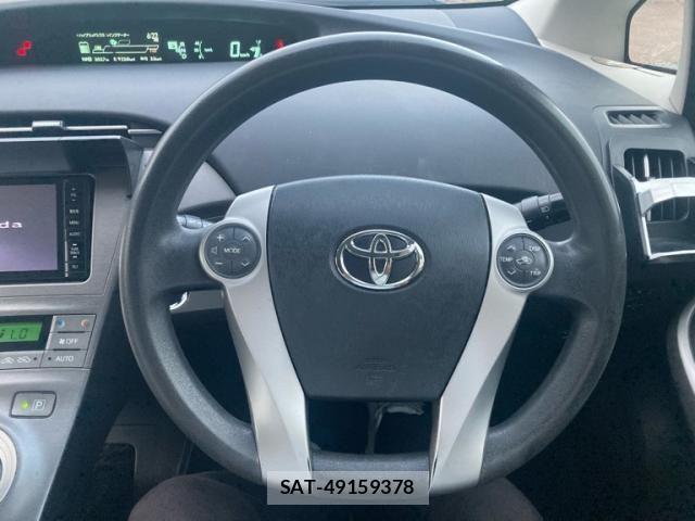 Toyota PRIUS 2013-04 8368216-20
