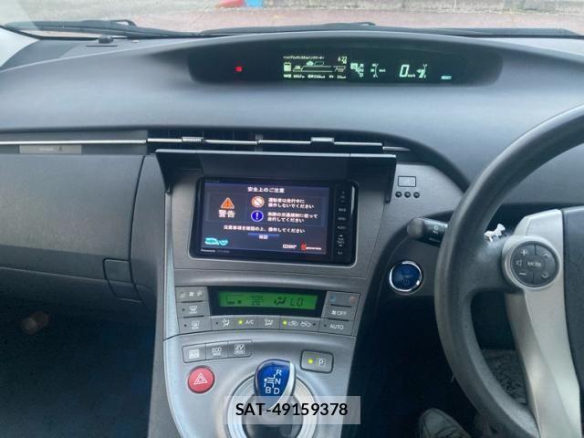 Toyota PRIUS 2013-04 8368216-22