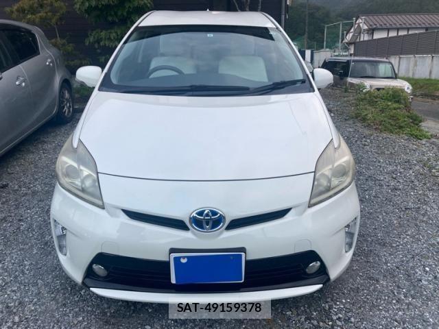 Toyota PRIUS 2013-04 8368216-2