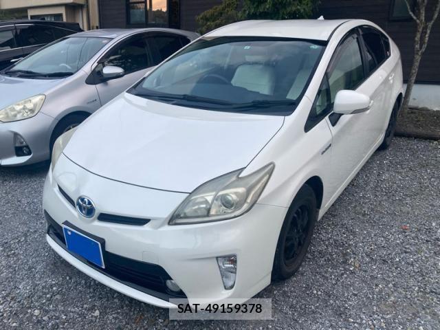 Toyota PRIUS 2013-04 8368216-3