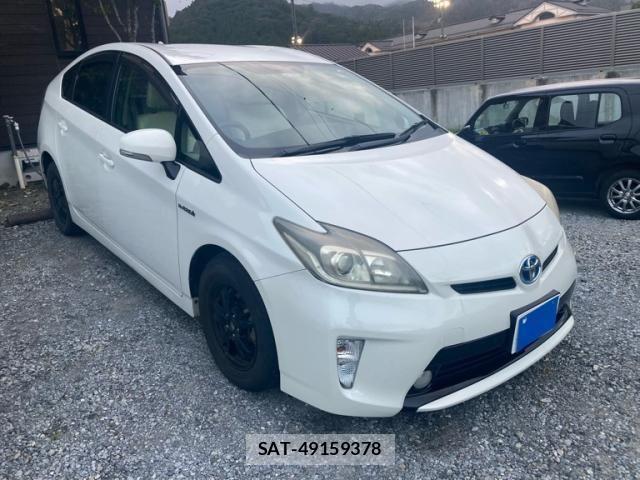 Toyota PRIUS 2013-04 8368216-4