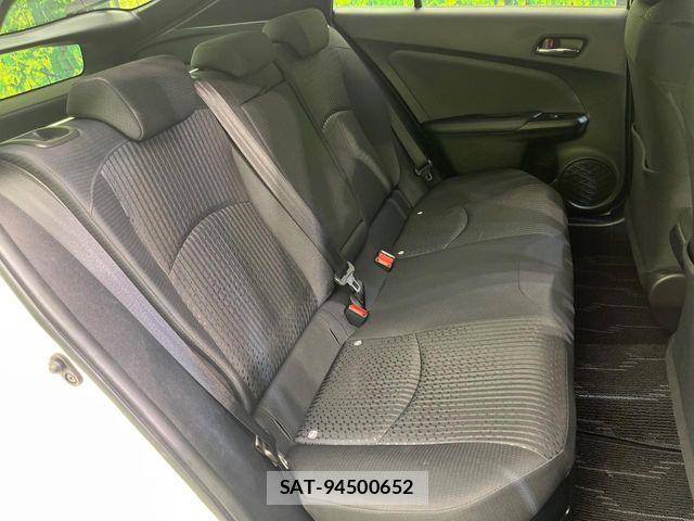Toyota PRIUS 2017-06 8368155-9