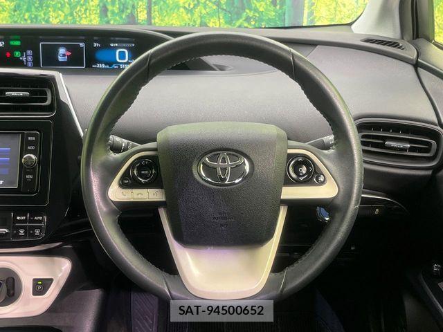 Toyota PRIUS 2017-06 8368155-11