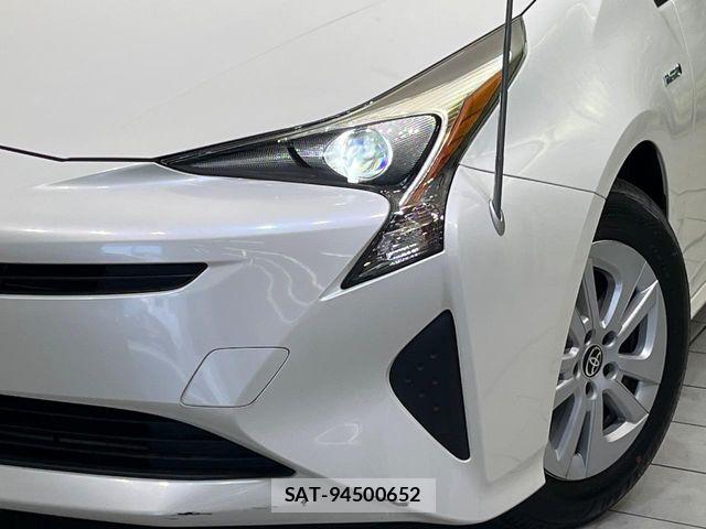 Toyota PRIUS 2017-06 8368155-13