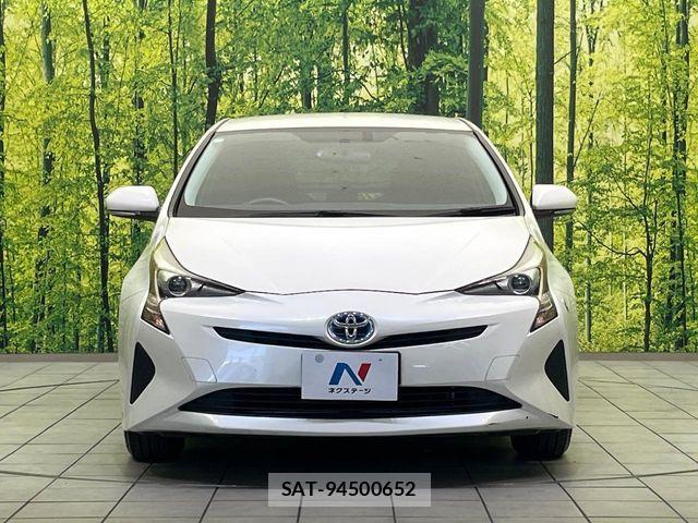 Toyota PRIUS 2017-06 8368155-14