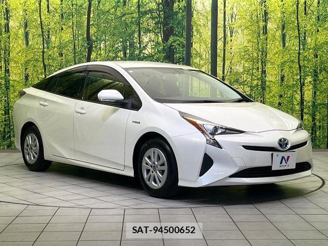 Toyota PRIUS 2017-06 8368155-16