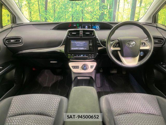 Toyota PRIUS 2017-06 8368155-1