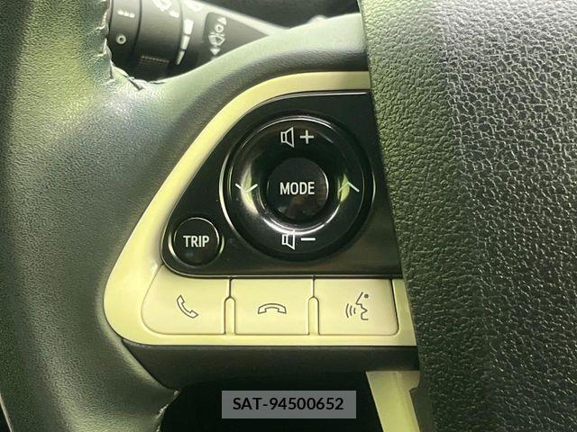 Toyota PRIUS 2017-06 8368155-7