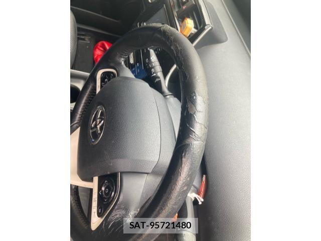 Toyota PRIUS 2016-12 8368174-15