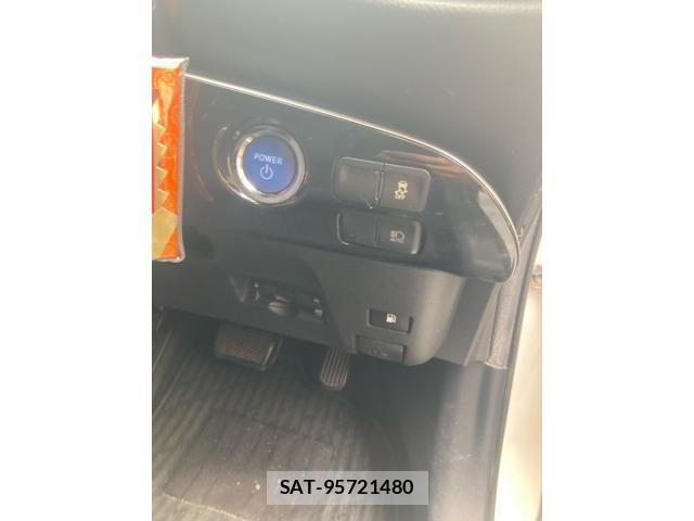 Toyota PRIUS 2016-12 8368174-16