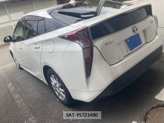 Toyota PRIUS 2016-12 8368174-6