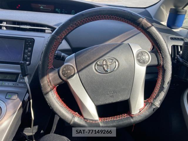 Toyota PRIUS 2012-02 8368203-16
