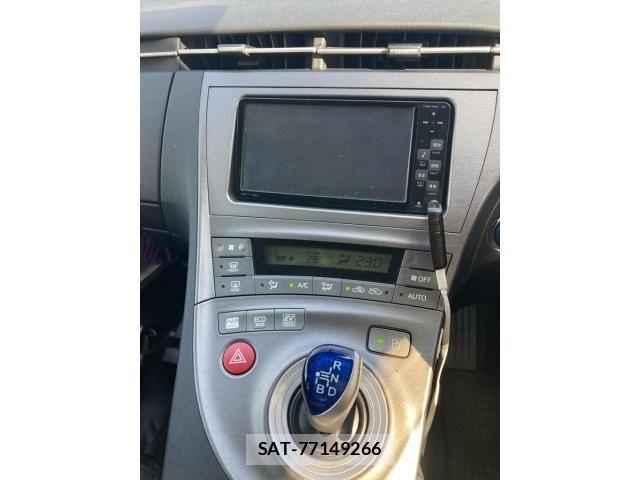 Toyota PRIUS 2012-02 8368203-17