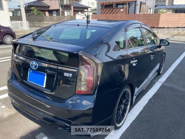 Toyota PRIUS 2012-02 8368203-2