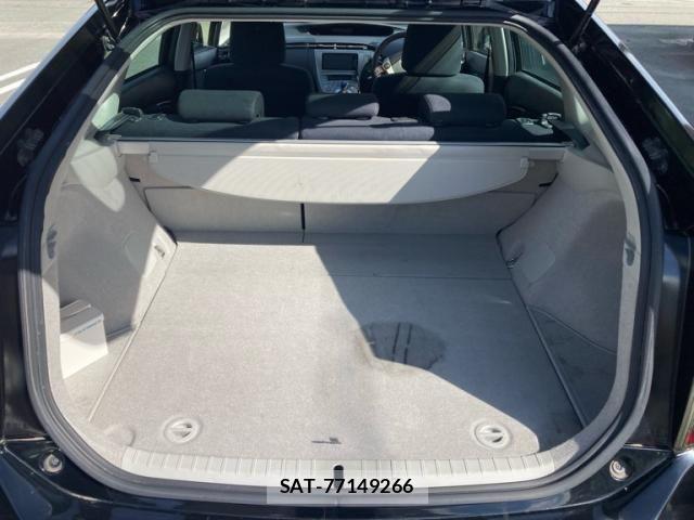 Toyota PRIUS 2012-02 8368203-4