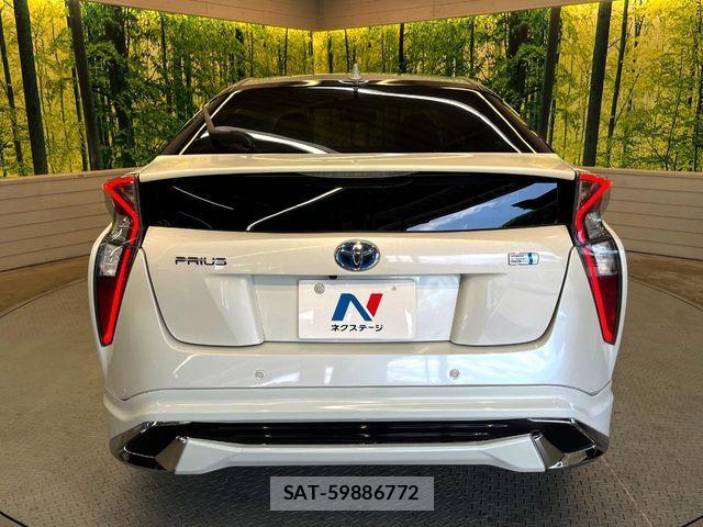 Toyota PRIUS 2016-05 8368151-14
