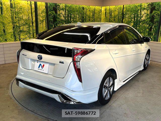 Toyota PRIUS 2016-05 8368151-16