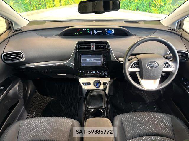 Toyota PRIUS 2016-05 8368151-1