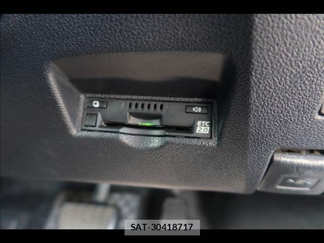 Toyota PRIUS 2021-05 8368146-24