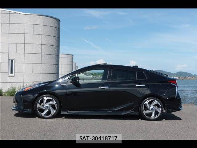 Toyota PRIUS 2021-05 8368146-2