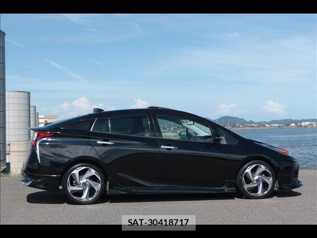 Toyota PRIUS 2021-05 8368146-6