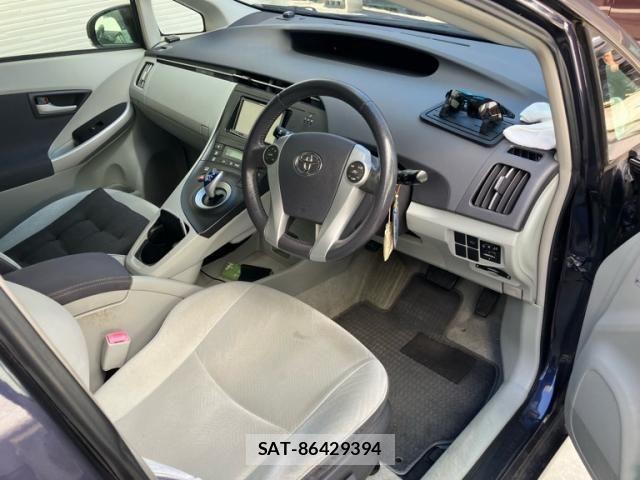 Toyota PRIUS 2011-11 8368192-10
