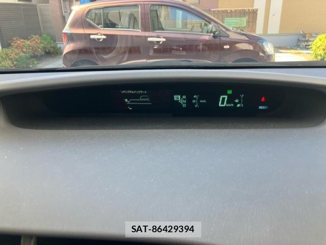 Toyota PRIUS 2011-11 8368192-14
