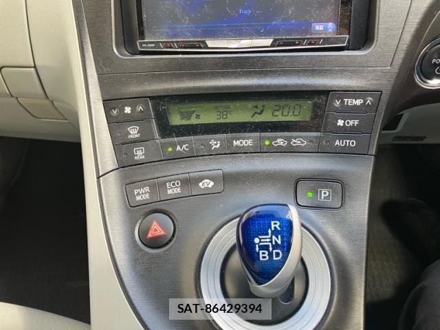 Toyota PRIUS 2011-11 8368192-17