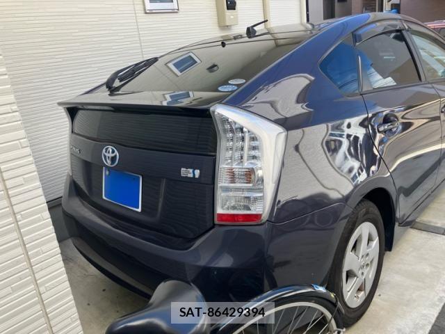 Toyota PRIUS 2011-11 8368192-1