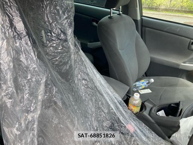 Toyota PRIUS 2010-07 8372072-16