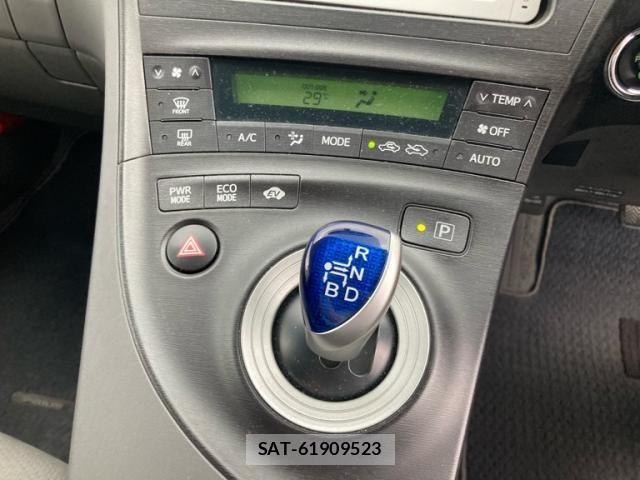 Toyota PRIUS 2009-06 8372075-19