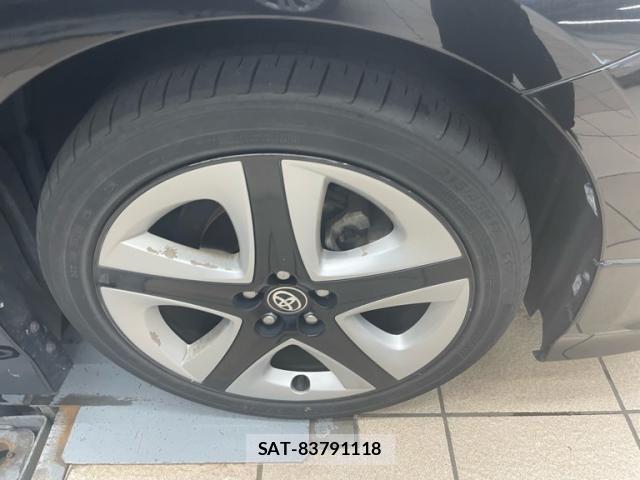 Toyota PRIUS 2016-09 8372066-3
