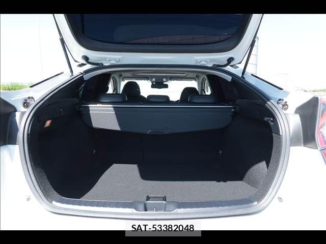 Toyota PRIUS 2016-07 8372060-21