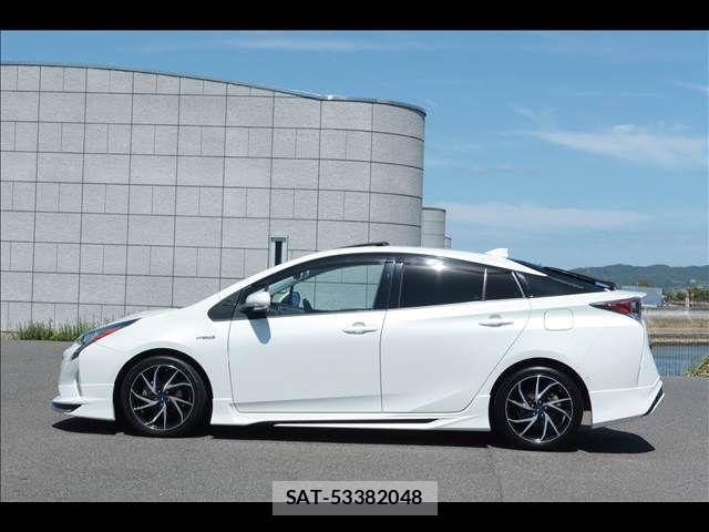Toyota PRIUS 2016-07 8372060-2