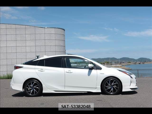Toyota PRIUS 2016-07 8372060-6