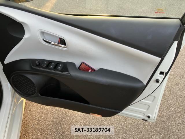 Toyota PRIUS 2016-05 8372065-13