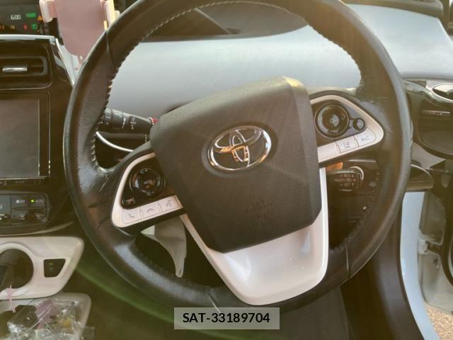 Toyota PRIUS 2016-05 8372065-16
