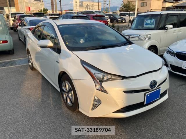 Toyota PRIUS 2016-05 8372065-1