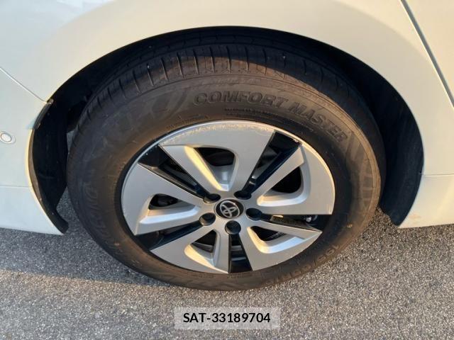 Toyota PRIUS 2016-05 8372065-4