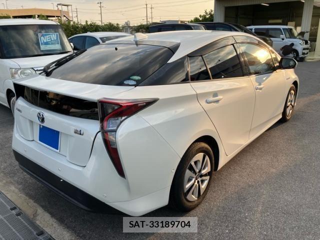 Toyota PRIUS 2016-05 8372065-5