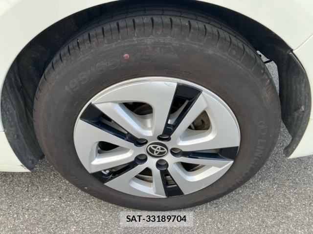 Toyota PRIUS 2016-05 8372065-7