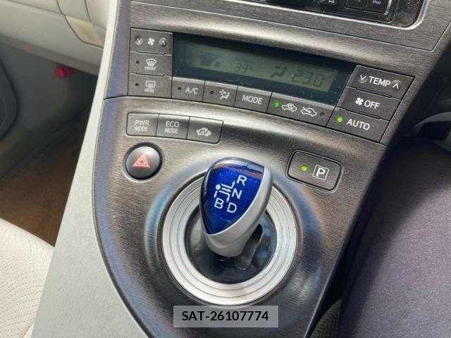 Toyota PRIUS 2009-12 8372070-18