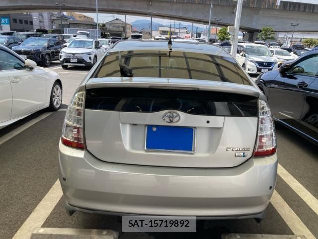 Toyota PRIUS 2006-08 8372068-3